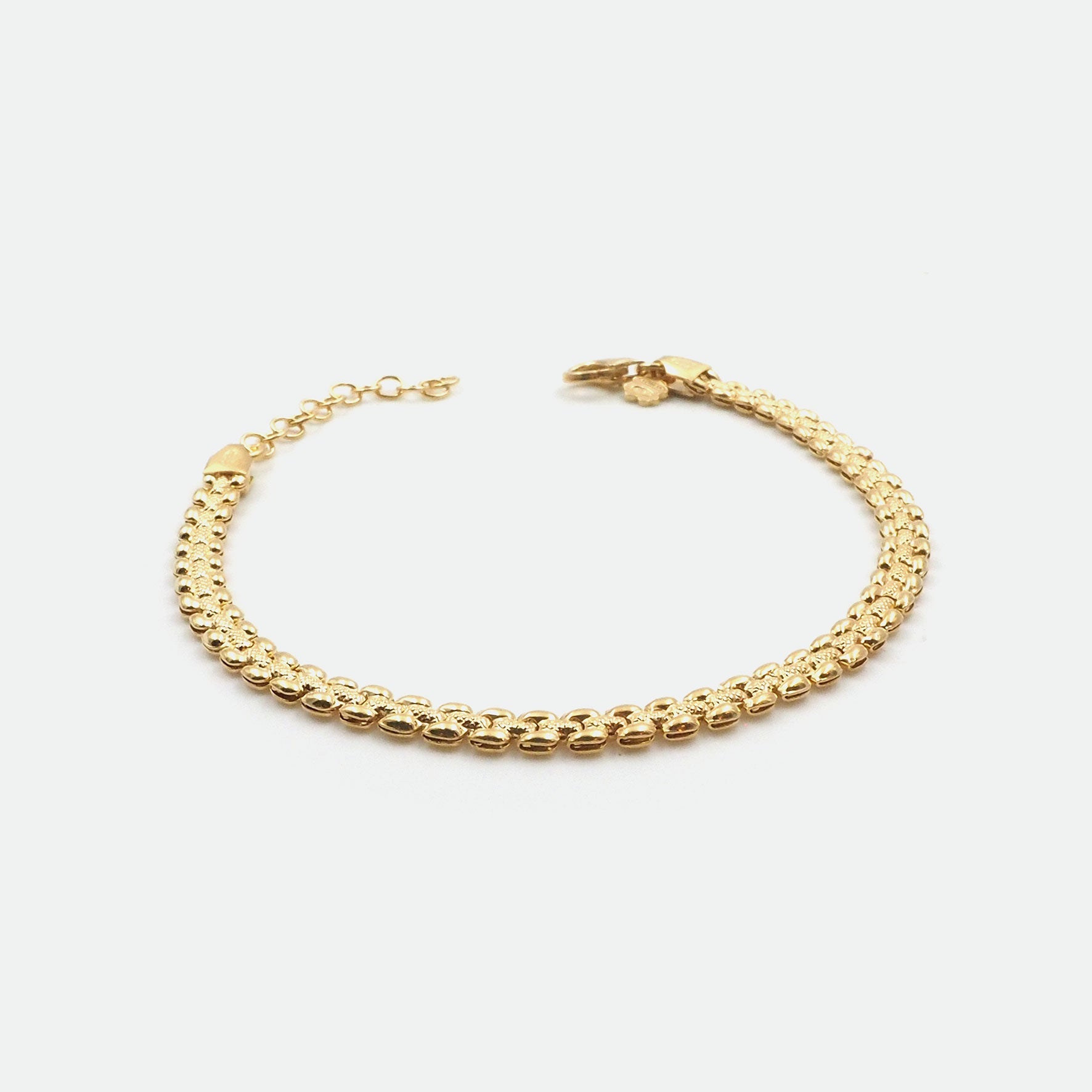 Silber Armbaender fuer Damen jetzt kaufen in unserem Onlineshop oder vor Ort in unserer Filiale in Basel